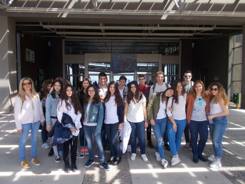 Συνέδρια Πληροφορικής Γυμνασίου, ηλεκτρικά κυκλώματα με την scratch